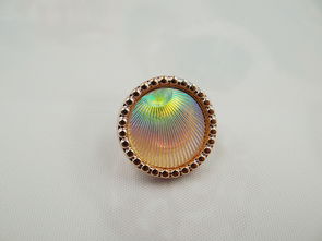 廠家直銷服裝輔料，網站熱銷精品單頭尖膠鉆解析